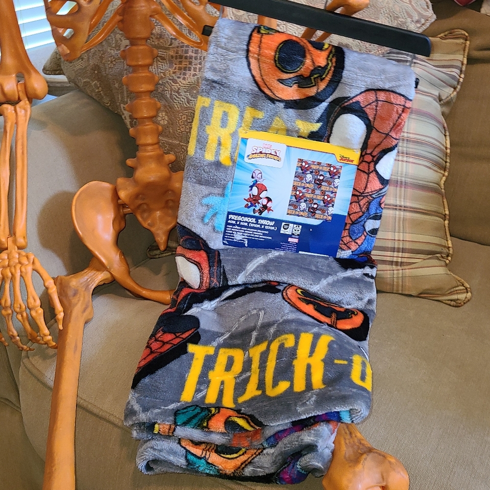Halloween Spiderman Blanket 🎃